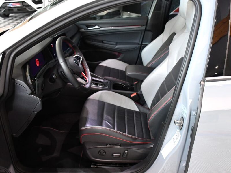 Volkswagen Golf 8 GTI Clubsport 2.0 TSI 300 DSG GPS Virtual Front Harman Cuir TO IQ Light Mode Spécial Tête Haute JA 19 R
