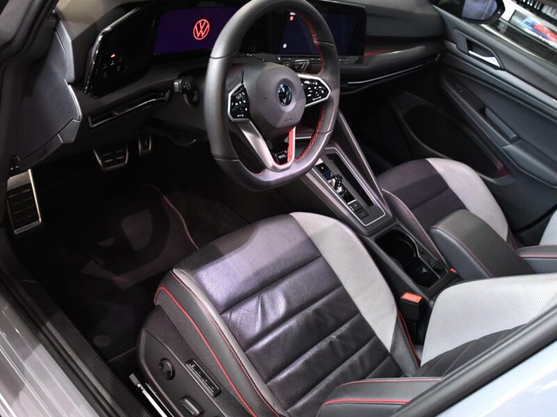 Volkswagen Golf 8 GTI Clubsport 2.0 TSI 300 DSG GPS Virtual Front Harman Cuir TO IQ Light Mode Spécial Tête Haute JA 19 R