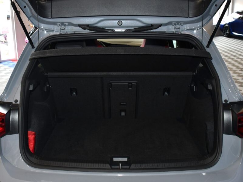 Volkswagen Golf 8 GTI Clubsport 2.0 TSI 300 DSG GPS Virtual Front Harman Cuir TO IQ Light Mode Spécial Tête Haute JA 19 R