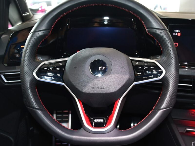 Volkswagen Golf 8 GTI Clubsport 2.0 TSI 300 DSG GPS Virtual Front Harman Cuir TO IQ Light Mode Spécial Tête Haute JA 19 R