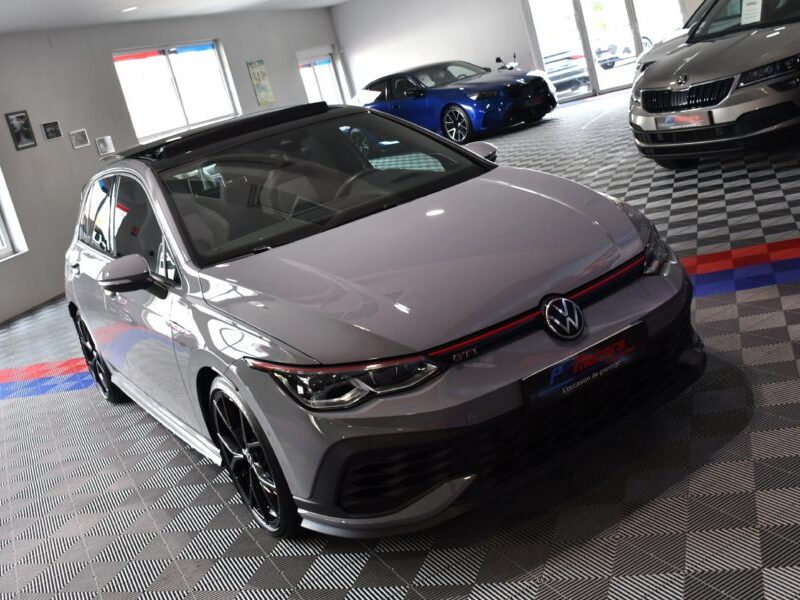 Volkswagen Golf 8 GTI Clubsport 2.0 TSI 300 DSG GPS Virtual Front Harman Cuir TO IQ Light Mode Spécial Tête Haute JA 19 R