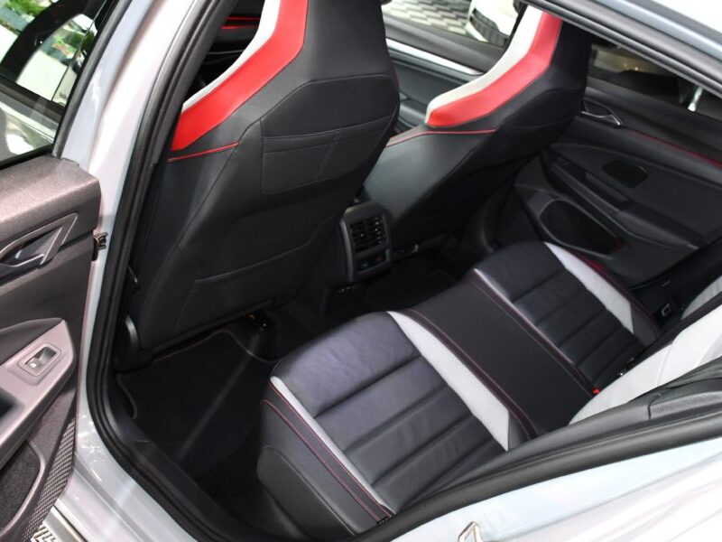 Volkswagen Golf 8 GTI Clubsport 2.0 TSI 300 DSG GPS Virtual Front Harman Cuir TO IQ Light Mode Spécial Tête Haute JA 19 R