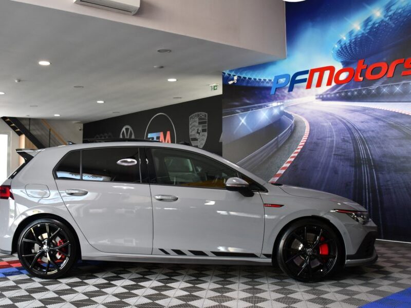 Volkswagen Golf 8 GTI Clubsport 2.0 TSI 300 DSG GPS Virtual Front Harman Cuir TO IQ Light Mode Spécial Tête Haute JA 19 R