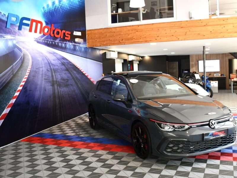 Volkswagen Golf 8 GTI 2.0 TSI 245 DSG GPS TO Affichage Tête Haute ACC Volant Chauffant IQ Light Caméra Car Play JA 19 R