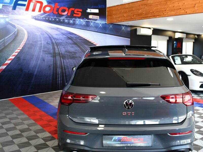 Volkswagen Golf 8 GTI 2.0 TSI 245 DSG GPS TO Affichage Tête Haute ACC Volant Chauffant IQ Light Caméra Car Play JA 19 R