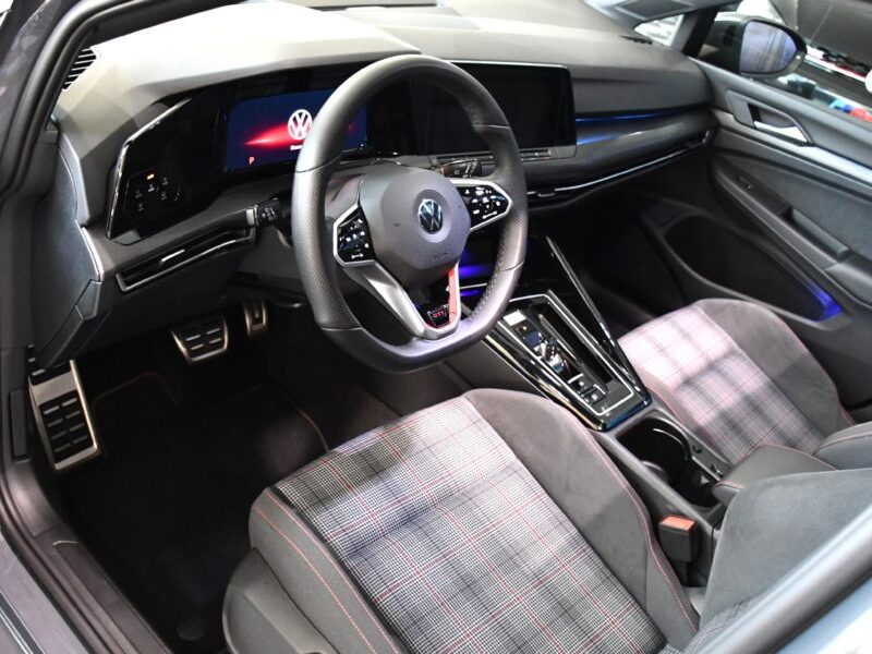 Volkswagen Golf 8 GTI 2.0 TSI 245 DSG GPS TO Affichage Tête Haute ACC Volant Chauffant IQ Light Caméra Car Play JA 19 R