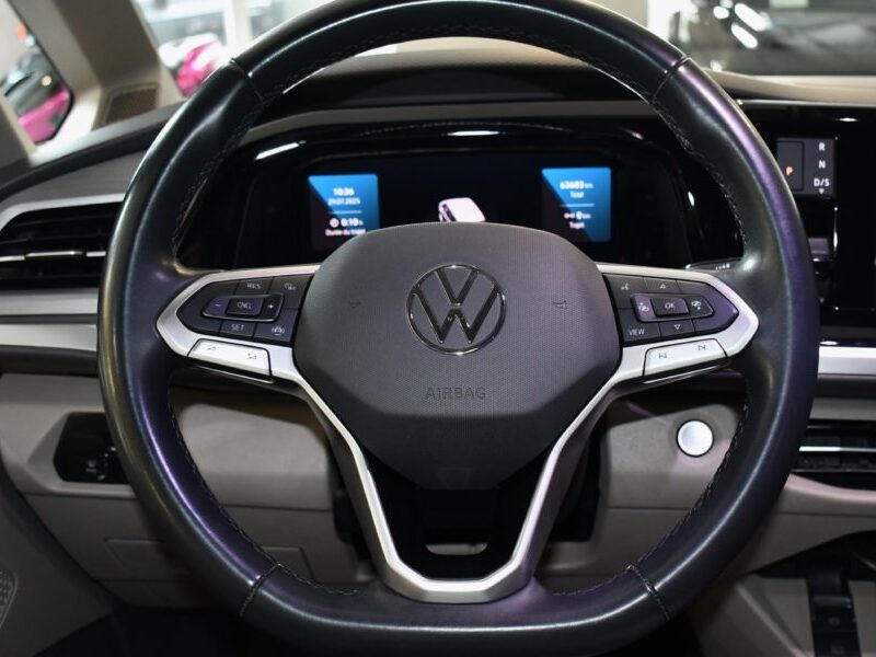 Volkswagen T7 Multivan 1.4 eHybrid 218 DSG Court Car Play Toit Pano Alcantara Front Lane Mode Fenêtre Latérales JA 17