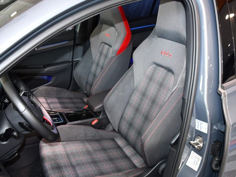 Volkswagen Golf 8 GTI 2.0 TSI 245 DSG GPS TO Affichage Tête Haute ACC Volant Chauffant IQ Light Caméra Car Play JA 19 R