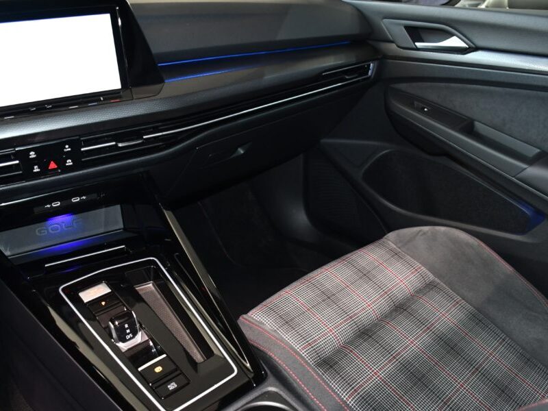 Volkswagen Golf 8 GTI 2.0 TSI 245 DSG GPS TO Affichage Tête Haute ACC Volant Chauffant IQ Light Caméra Car Play JA 19 R