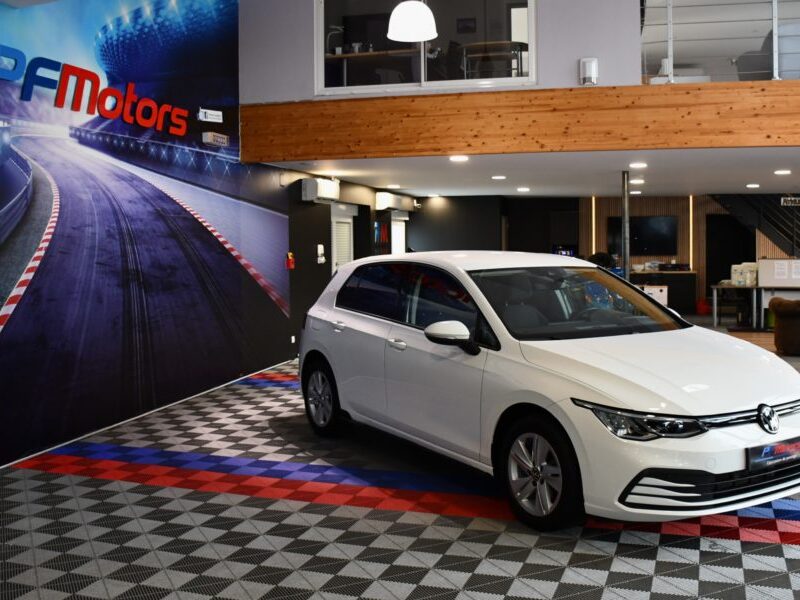 Volkswagen Golf 8 Life 1.5 131 BVM6 GPS Virtual ACC Car Play Front Lane Induction Smartphone JA 16