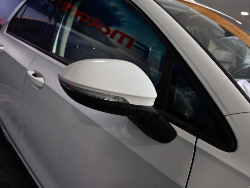 Volkswagen Golf 8 Life 1.5 131 BVM6 GPS Virtual ACC Car Play Front Lane Induction Smartphone JA 16