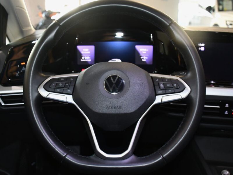 Volkswagen Golf 8 Life 1.5 131 BVM6 GPS Virtual ACC Car Play Front Lane Induction Smartphone JA 16