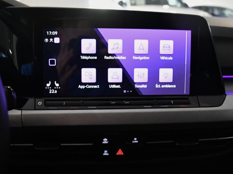 Volkswagen Golf 8 Life 1.5 131 BVM6 GPS Virtual ACC Car Play Front Lane Induction Smartphone JA 16