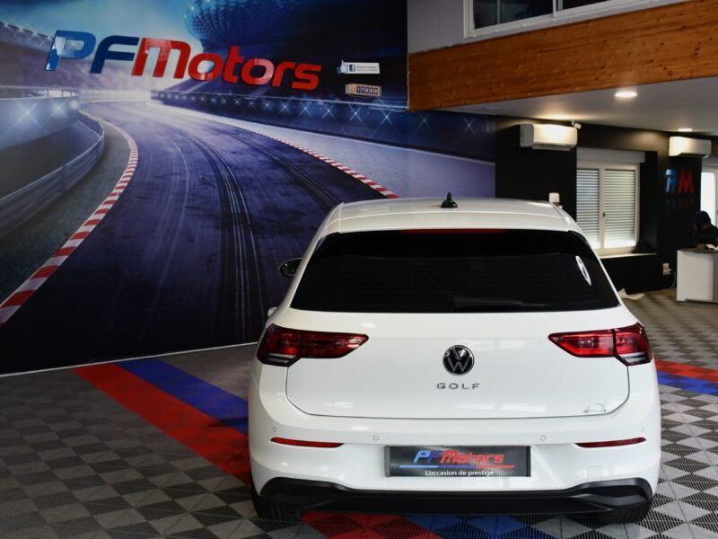 Volkswagen Golf 8 Life 1.5 131 BVM6 GPS Virtual ACC Car Play Front Lane Induction Smartphone JA 16