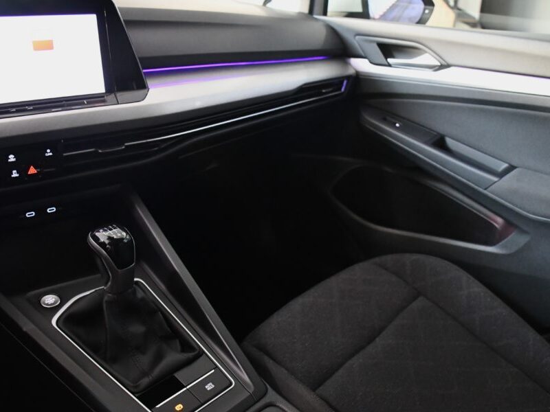 Volkswagen Golf 8 Life 1.5 131 BVM6 GPS Virtual ACC Car Play Front Lane Induction Smartphone JA 16