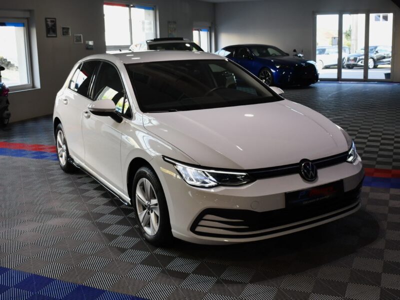 Volkswagen Golf 8 Life 1.5 131 BVM6 GPS Virtual ACC Car Play Front Lane Induction Smartphone JA 16