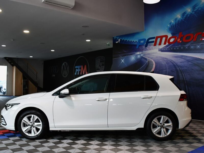 Volkswagen Golf 8 Life 1.5 131 BVM6 GPS Virtual ACC Car Play Front Lane Induction Smartphone JA 16