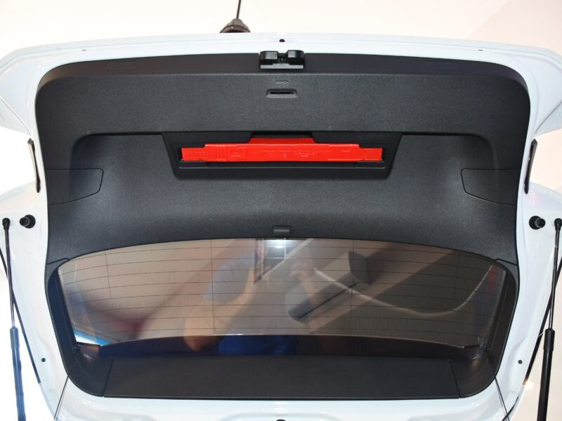 Volkswagen Golf 8 Life 1.5 TSI 131 BVM6 Car Play Virtual Front ACC LED Volant Chauffant Induction Smartphone JA 16