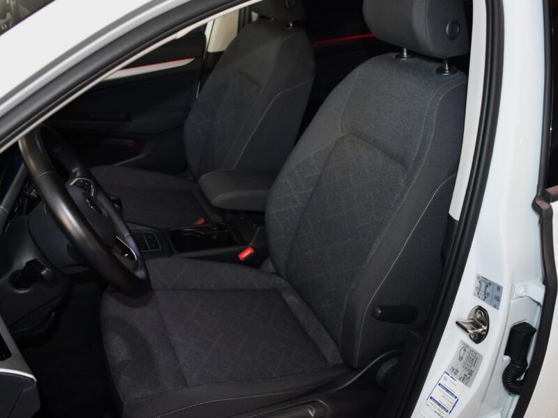 Volkswagen Golf 8 Life 1.5 TSI 131 BVM6 Car Play Virtual Front ACC LED Volant Chauffant Induction Smartphone JA 16