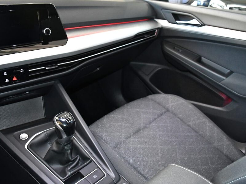 Volkswagen Golf 8 Life 1.5 TSI 131 BVM6 Car Play Virtual Front ACC LED Volant Chauffant Induction Smartphone JA 16