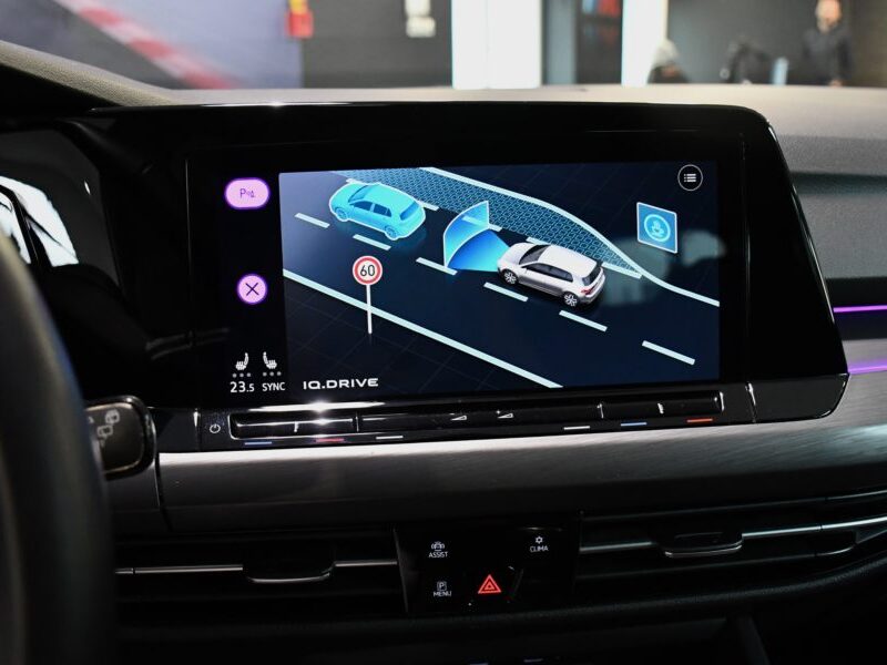 Volkswagen Golf 8 Style 1.5 TSI 131 BVM6 GPS Virtual Alcantara Lane Front Car Play Ergo ACC IQ Light JA 18