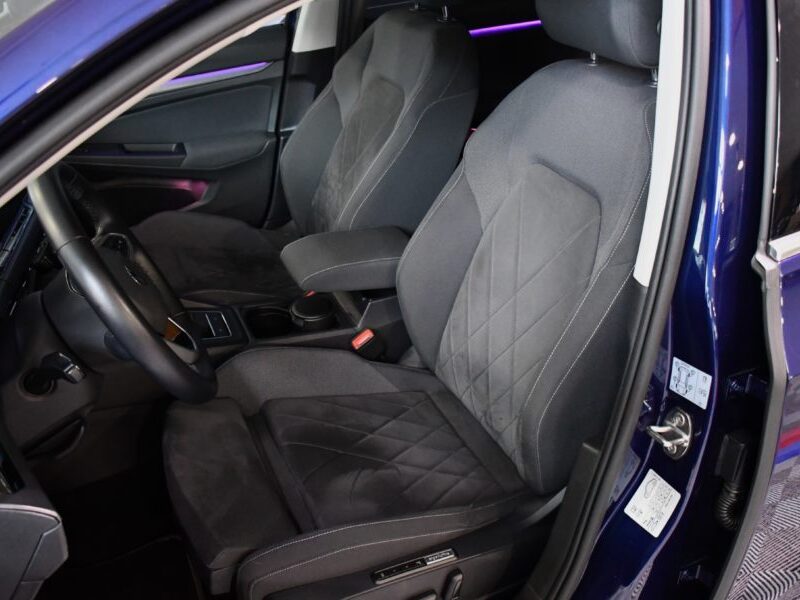 Volkswagen Golf 8 Style 1.5 TSI 131 BVM6 GPS Virtual Alcantara Lane Front Car Play Ergo ACC IQ Light JA 18