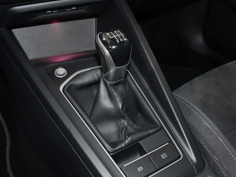 Volkswagen Golf 8 Style 1.5 TSI 131 BVM6 GPS Virtual Alcantara Lane Front Car Play Ergo ACC IQ Light JA 18