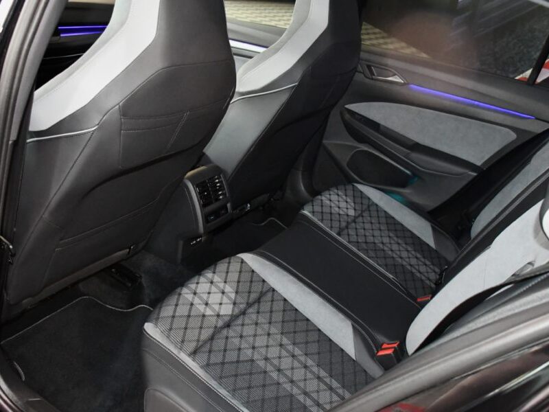 Volkswagen Golf 8 R-Line 1.5 TSI 150 BVM6 GPS Virtual ACC Caméra Front Lane Induction Mode JA 18