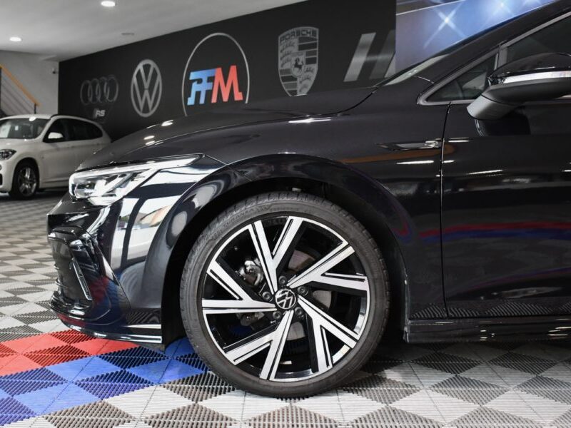 Volkswagen Golf 8 R-Line 1.5 TSI 150 BVM6 GPS Virtual ACC Caméra Front Lane Induction Mode JA 18