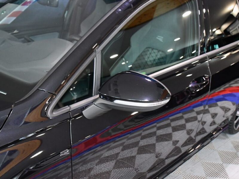 Volkswagen Golf 8 R-Line 1.5 TSI 150 BVM6 GPS Virtual ACC Caméra Front Lane Induction Mode JA 18