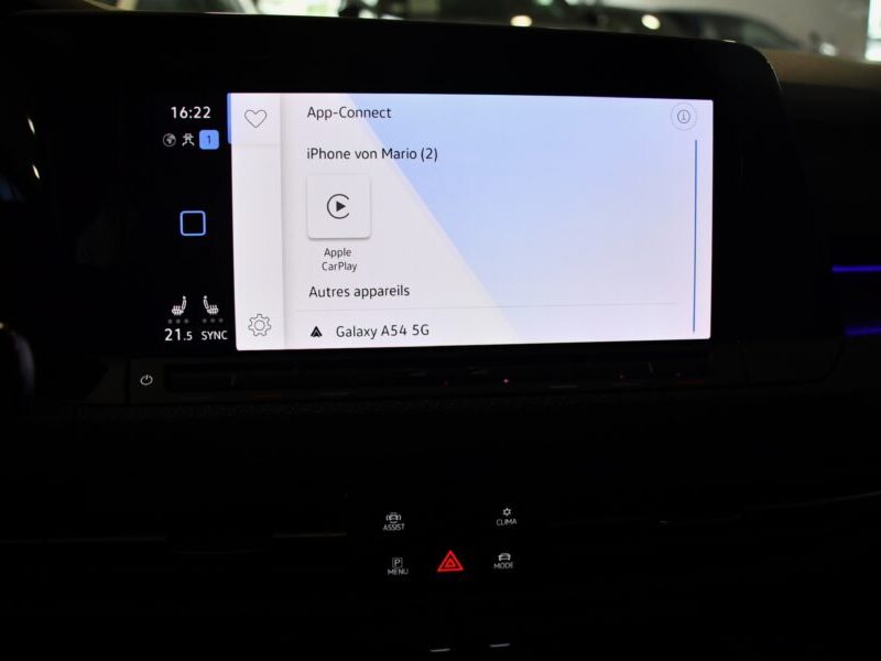 Volkswagen Golf 8 R-Line 1.5 TSI 150 BVM6 GPS Virtual ACC Caméra Front Lane Induction Mode JA 18