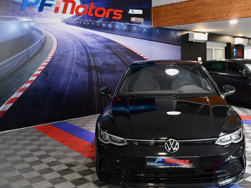 Volkswagen Golf 8 R-Line 1.5 TSI 150 BVM6 GPS Virtual ACC Caméra Front Lane Induction Mode JA 18