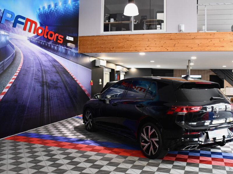 Volkswagen Golf 8 R-Line 1.5 TSI 150 BVM6 GPS Virtual ACC Caméra Front Lane Induction Mode JA 18