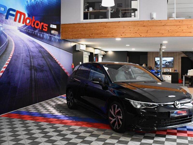 Volkswagen Golf 8 R-Line 1.5 TSI 150 BVM6 GPS Virtual ACC Caméra Front Lane Induction Mode JA 18