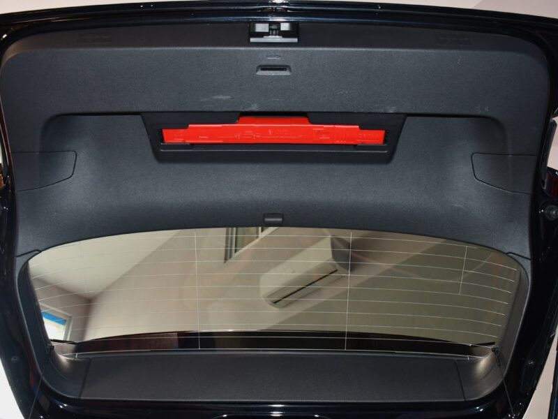 Volkswagen Golf 8 R-Line 1.5 TSI 150 BVM6 GPS Virtual ACC Caméra Front Lane Induction Mode JA 18