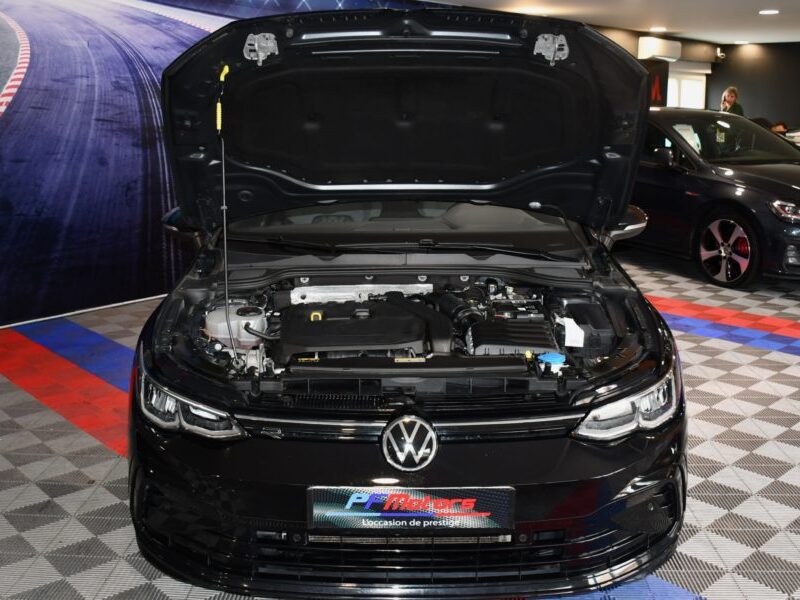 Volkswagen Golf 8 R-Line 1.5 TSI 150 BVM6 GPS Virtual ACC Caméra Front Lane Induction Mode JA 18