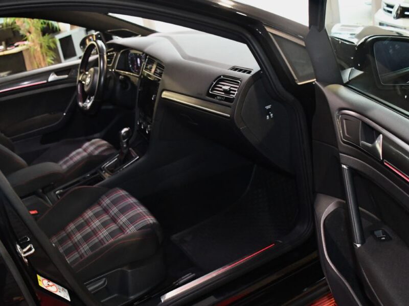 Volkswagen Golf 7 GTI 2.0 TSI 230 DSG GPS Virtual Keyless ACC Dynaudio Lane Side Front JA 18