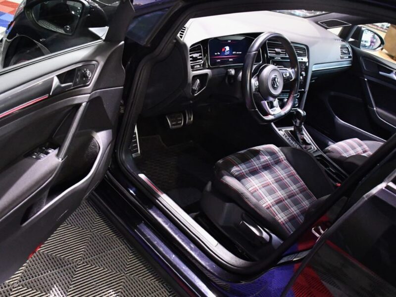 Volkswagen Golf 7 GTI 2.0 TSI 230 DSG GPS Virtual Keyless ACC Dynaudio Lane Side Front JA 18