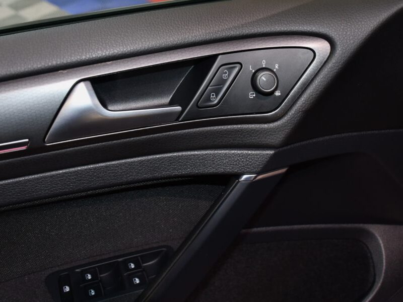 Volkswagen Golf 7 GTI Performance 2.0 TSI 245 DSG GPS Virtual Keyless Attelage Caméra Front Car Play ACC Angle Mort JA 18