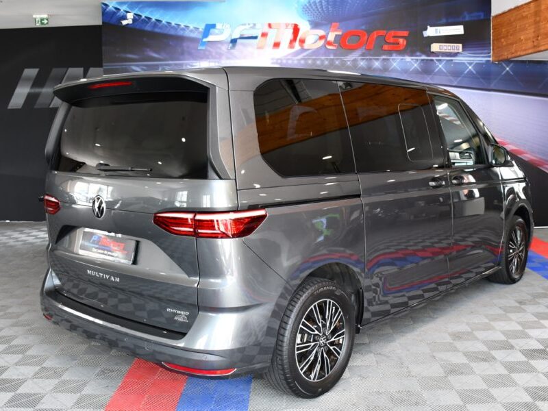 Volkswagen T7 Multivan 1.4 eHybrid 218 DSG Court Car Play Toit Pano Alcantara Front Lane Mode Fenêtre Latérales JA 17