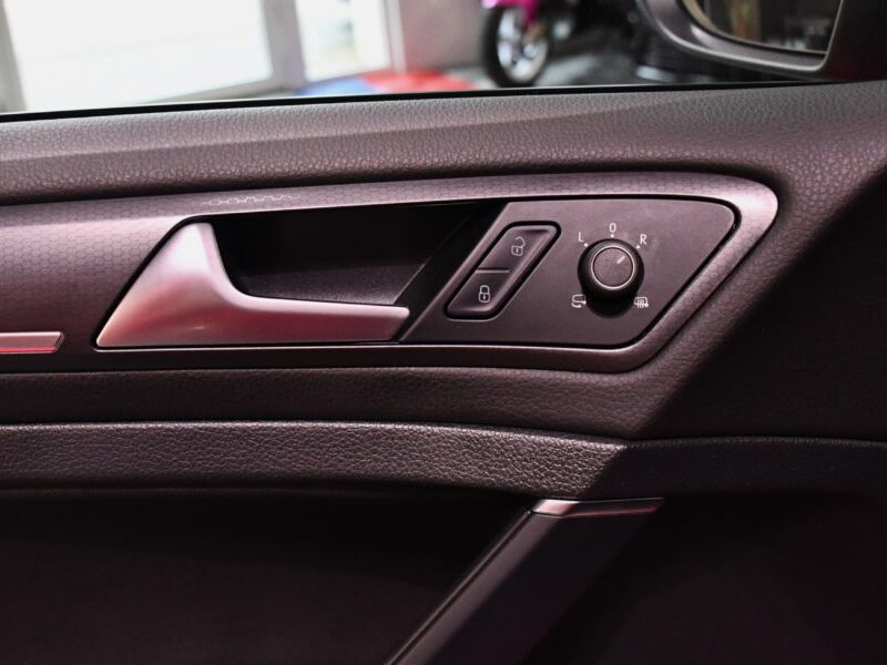 Volkswagen Golf 7 GTI Performance 2.0 TSI 245 DSG GPS Virtual Honeycomb Front ACC Induction JA 18