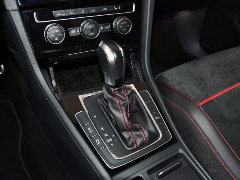 Volkswagen Golf 7 GTI Performance 2.0 TSI 245 DSG GPS Virtual Honeycomb Front ACC Induction JA 18