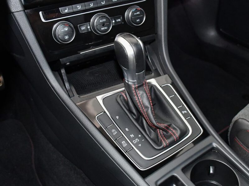 Volkswagen Golf 7 GTI Performance 2.0 TSI 245 DSG GPS Virtual Car Play Honeycomb Dynaudio ACC JA 18