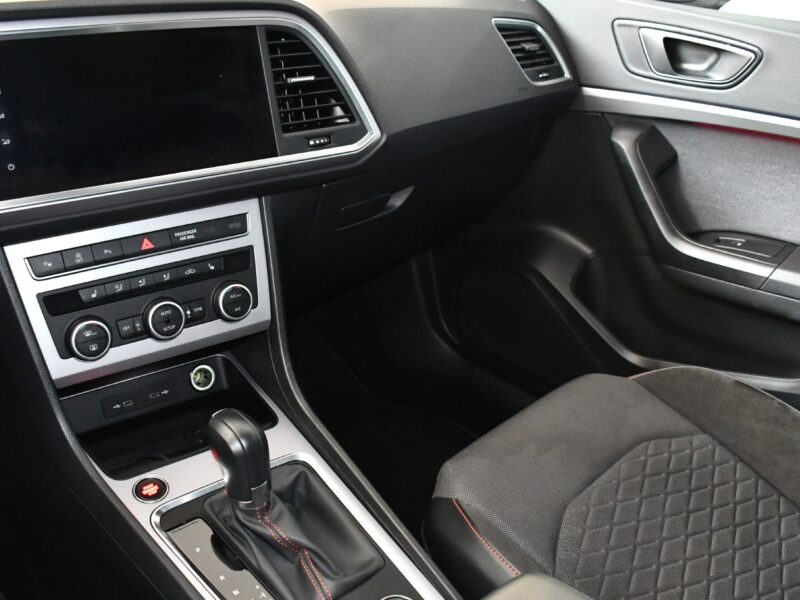 Séat Ateca FR 1.5 TSI 150 DSG GPS Virtual Lane Front Car Play Attelage ACC DCC Volant Chauffant JA 18