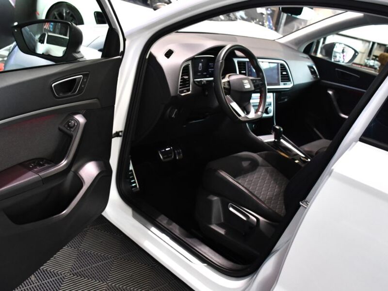 Séat Ateca FR 1.5 TSI 150 DSG GPS Virtual Lane Front Car Play Attelage ACC DCC Volant Chauffant JA 18