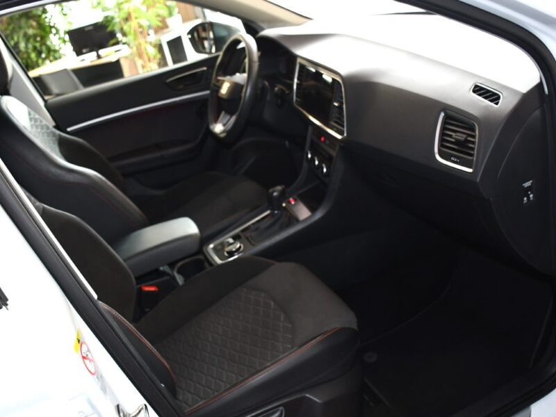 Séat Ateca FR 1.5 TSI 150 DSG GPS Virtual Lane Front Car Play Attelage ACC DCC Volant Chauffant JA 18