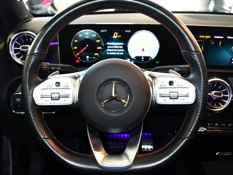 Mercedes Benz Classe A 200 AMG Line 150 BVA GPS M-Bux Caméra AV + AR Burmester Freinage Mode Car Play JA 18