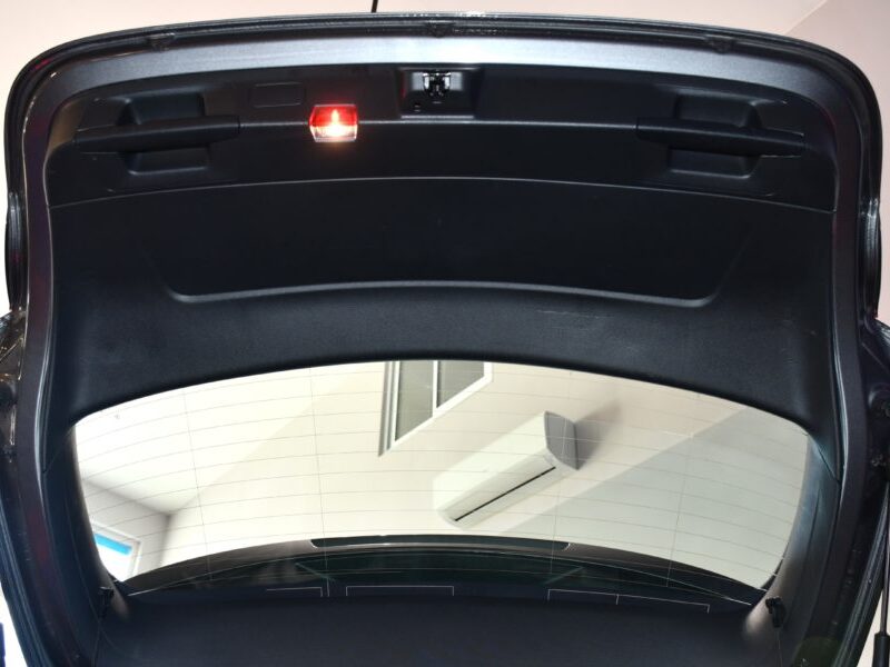 Mercedes Benz Classe A 200 AMG Line 150 BVA GPS M-Bux Caméra AV + AR Burmester Freinage Mode Car Play JA 18