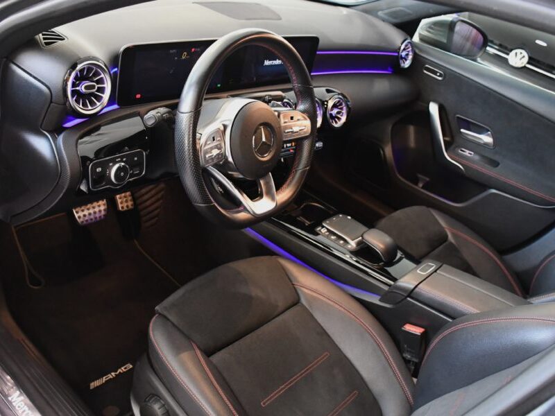 Mercedes Benz Classe A 200 AMG Line 150 BVA GPS M-Bux Caméra AV + AR Burmester Freinage Mode Car Play JA 18