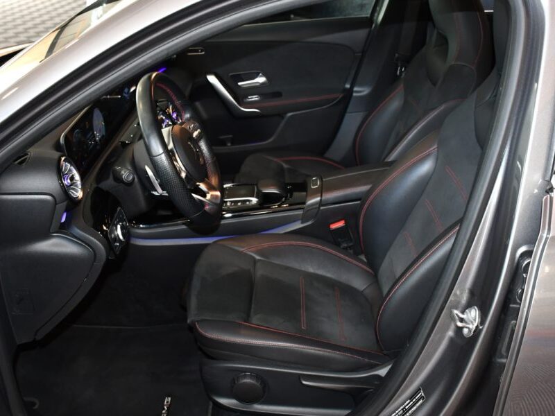 Mercedes Benz Classe A 200 AMG Line 150 BVA GPS M-Bux Caméra AV + AR Burmester Freinage Mode Car Play JA 18